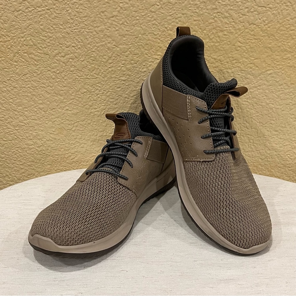 Men's Skechers Delsom Camben Sneaker in Taupe Size 11